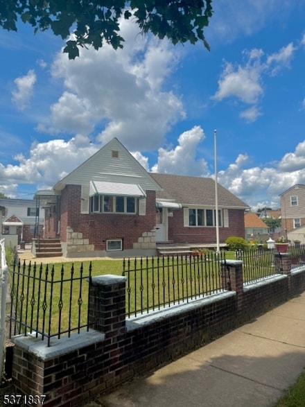 15 Kipp Place, Paterson, NJ 07513