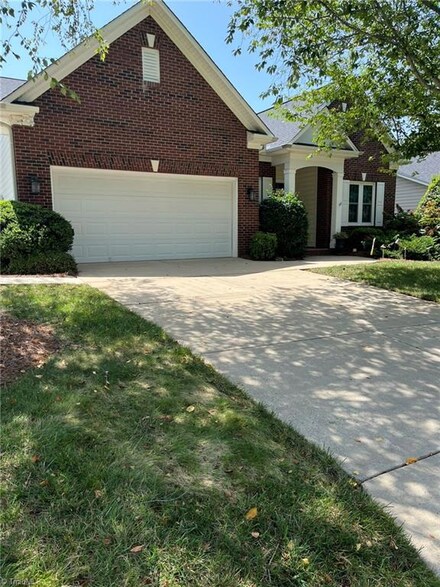 2303 Old Towne Dr, Greensboro, NC 27455