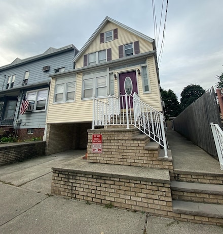 36 W 27th St Unit 2, Bayonne, NJ 07002