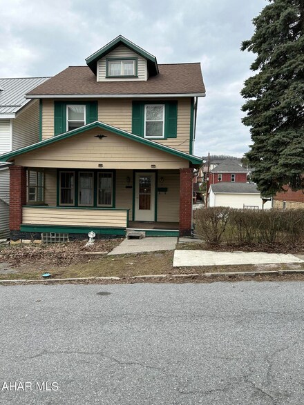 1506 19th Ave, Altoona, PA 16601