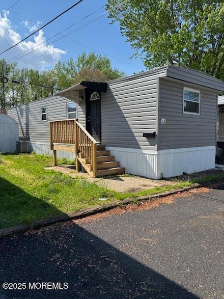 12 Sams Ct, Hazlet, NJ 07730