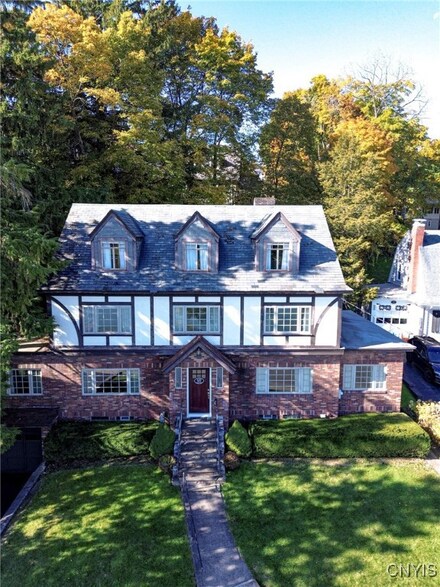 560 Roberts Ave, Syracuse, NY 13207