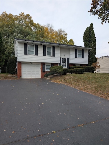 460 Alfonso Dr, Rochester, NY 14626