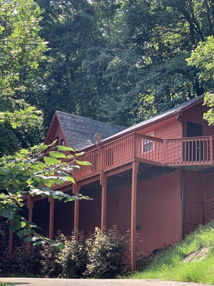 450 Robbie Ridge Rd, Stanton, KY 40380