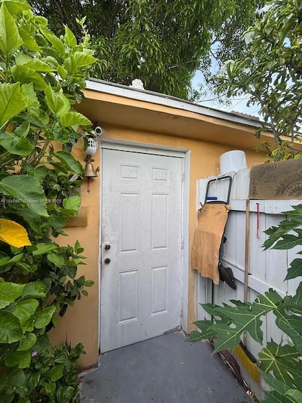 832 E 20th St, Hialeah, FL 33013