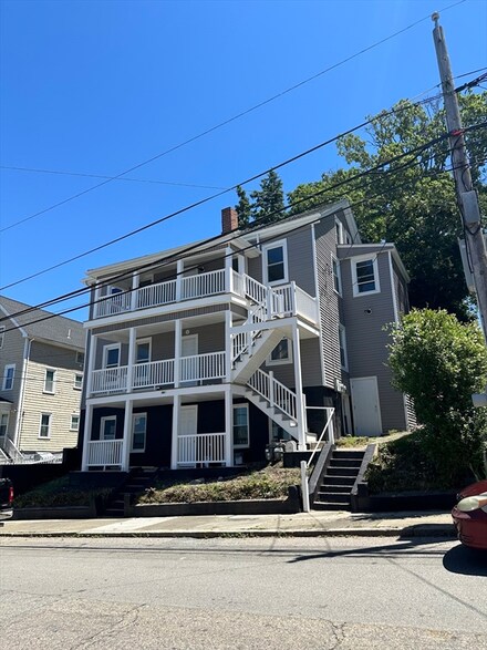 127 Barnaby St, Fall River, MA 02720