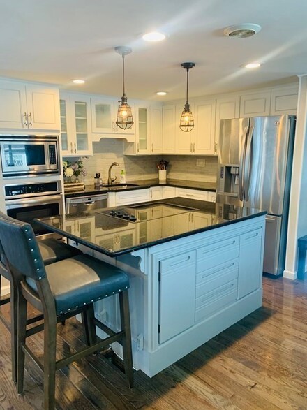 1 Dietz Ct, Hyde Park, MA 02136