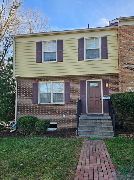 818 Cambridge Rd, Blacksburg, VA 24060