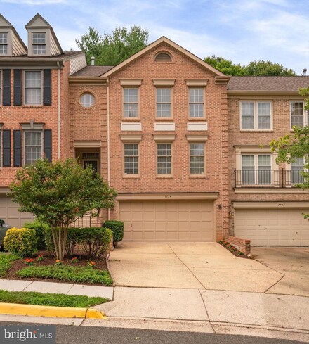 7734 Rockledge Ct, Springfield, VA 22152