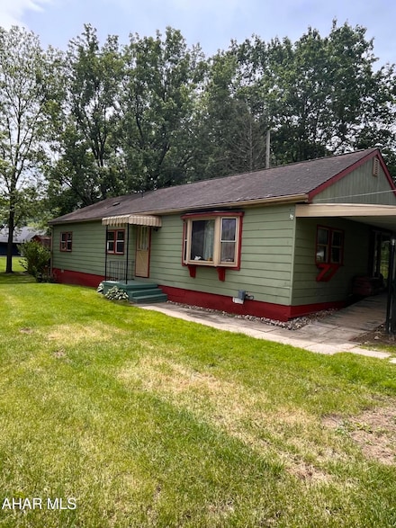 315 Raymond Rd, East Freedom, PA 16637