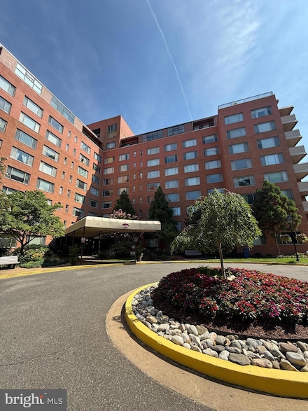 1111 Arlington Blvd Unit 940, Arlington, VA 22209