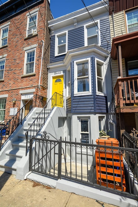 354 1/2 4th St, Jersey City, NJ 07302