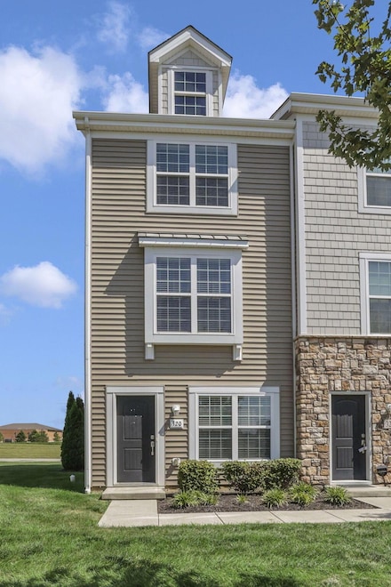 320 Autumn Ridge Cir, Pickerington, OH 43147