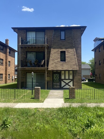 17309 Lathrop Ave, Hazel Crest, IL 60429