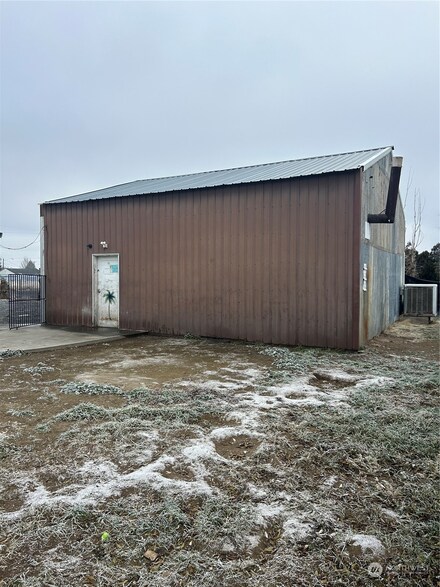 8725 Dorothy St NE, Moses Lake, WA 98837
