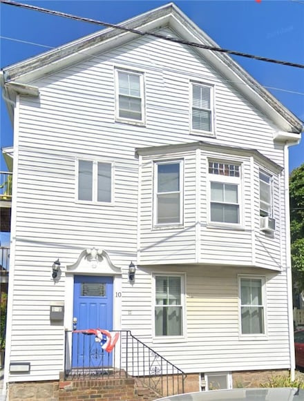 10 Howard St Unit 3, Newport, RI 02840