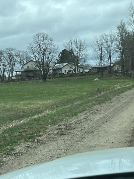 9447 S Deer Lake Rd, Reed City, MI 49677