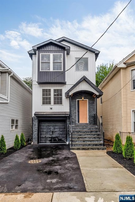 15 Monroe St, Garfield, NJ 07026
