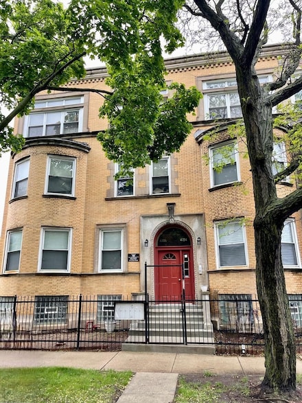 4736 S Saint Lawrence Ave Unit 1S, Chicago, IL 60615