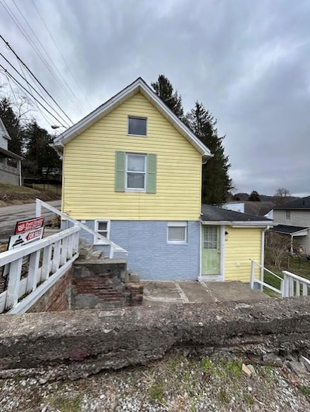 66 Sligar Ave, Wheeling, WV 26003