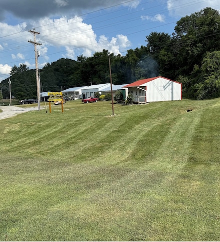 18 Langford Ln, Celina, TN 38551