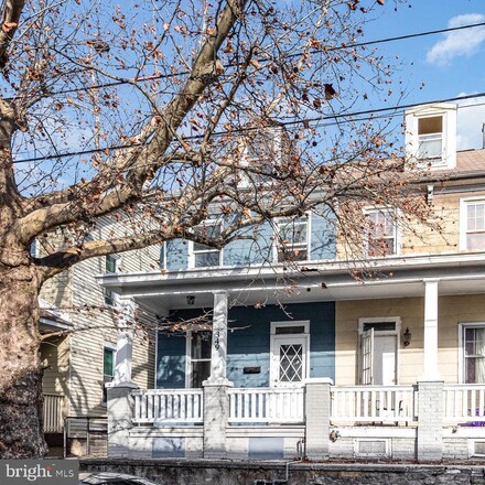 349 S 2nd St, Steelton, PA 17113
