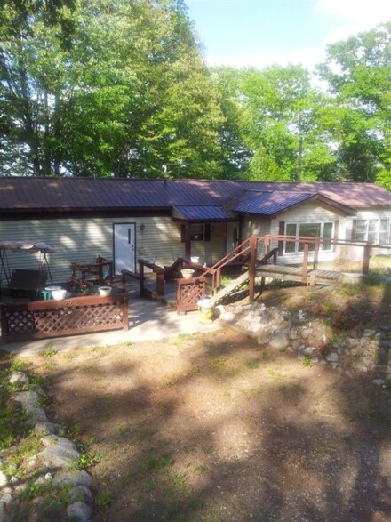 6222 E Interlochen Rd, Fountain, MI 49410