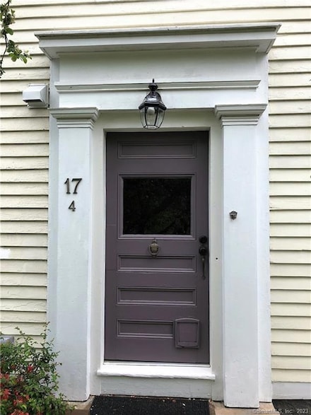 17 Maple St, Chester, CT 06412
