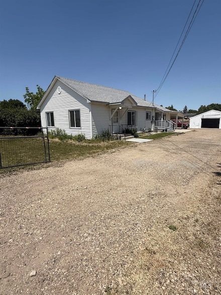 21242 & 21222 Main St, Greenleaf, WY 82626