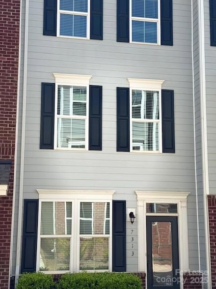 7313 Thorndale Ln, Charlotte, NC 28217