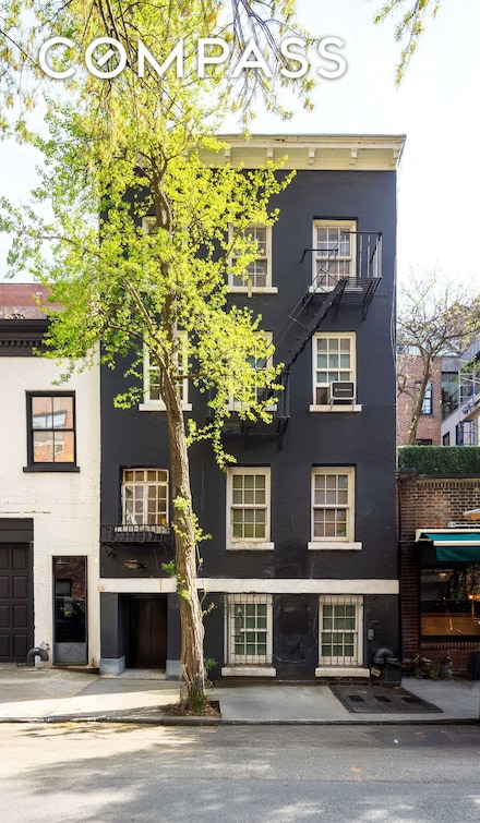 32 Jane St, New York, NY 10014
