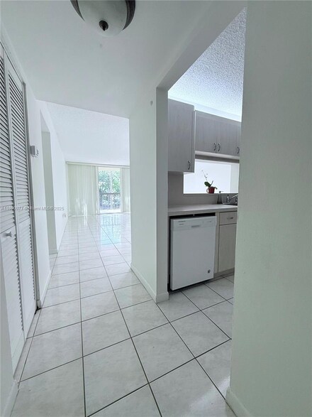 10835 SW 112th Ave Unit 206, Miami, FL 33176