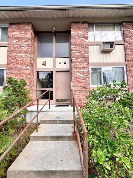 4 Rolling Way Unit D, Peekskill, NY 10566