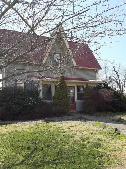 6495 Goodman Rd, New Harmony, IN 47631