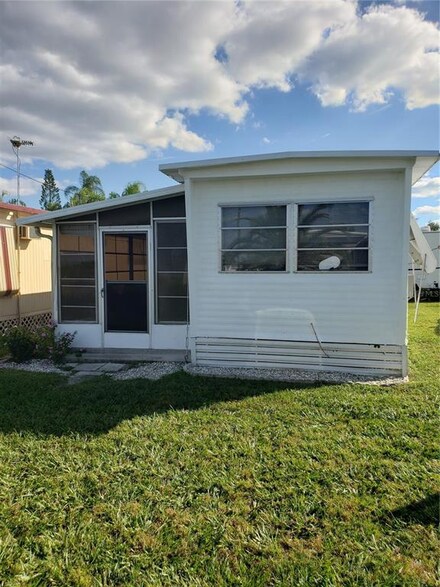 17 Third St, Punta Gorda, FL 33982