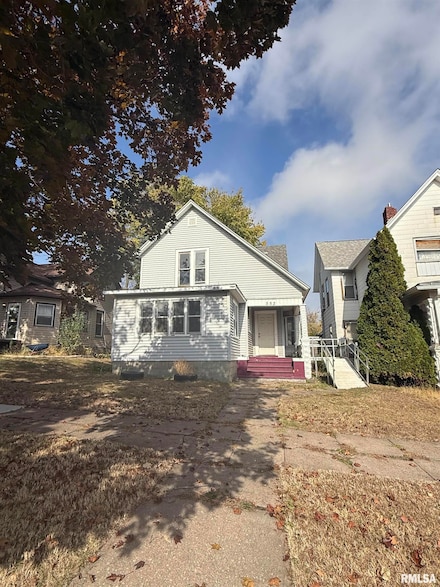 552 11th Ave S, Clinton, IA 52732