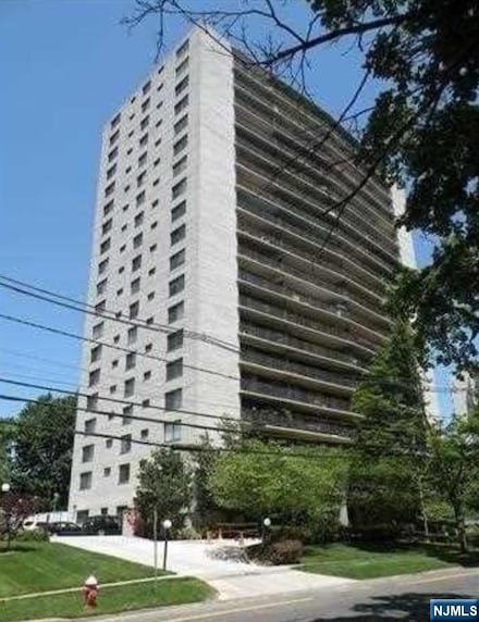 277 Prospect Ave Unit 4H, Hackensack, NJ 07601