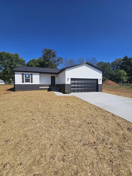 37 Whitley Ln, Monett, MO 65708