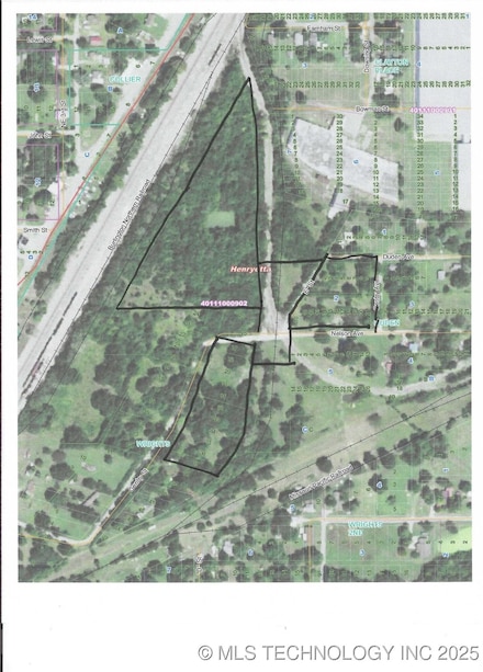 612 E Nelson Ave, Henryetta, OK 74437