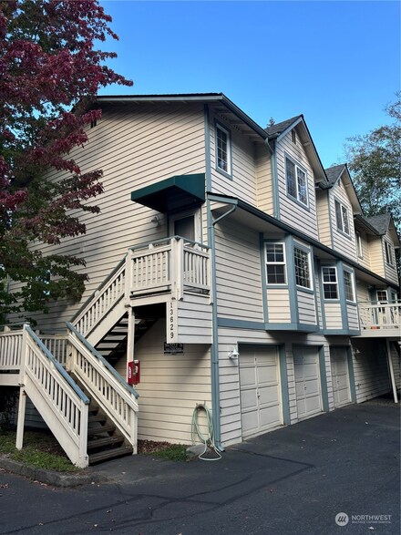 13629 26th Place W Unit 101, Lynnwood, WA 98087