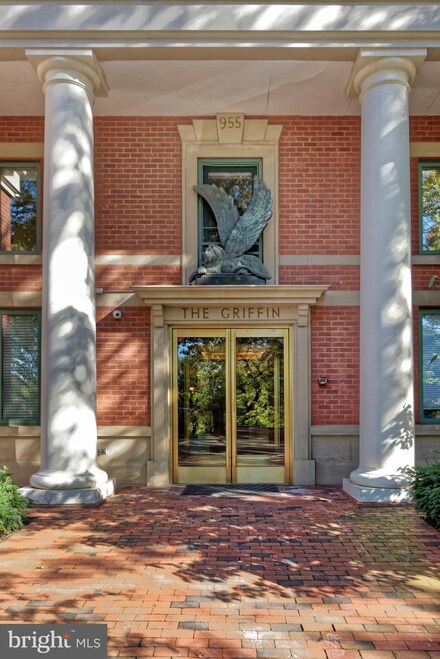 955 26th St NW Unit 201, Washington, DC 20037