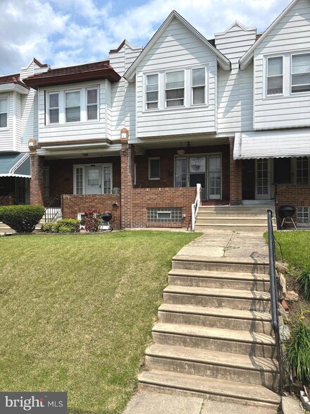 6709 N Lawrence St, Philadelphia, PA 19126