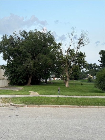 702 S Park St, Effingham, IL 62401