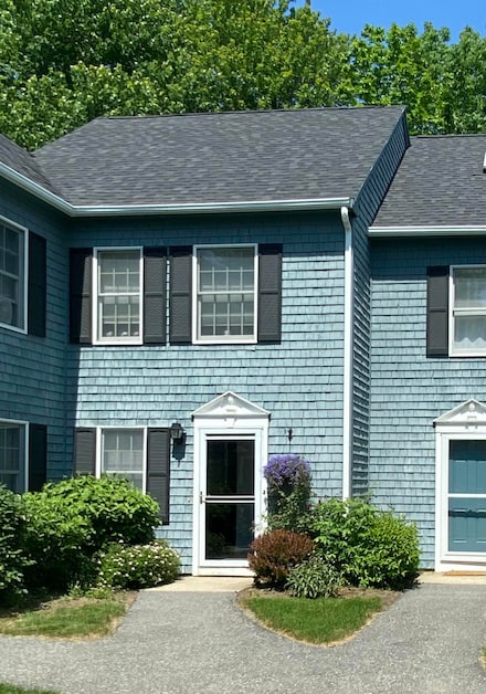 76 Baldwin Dr, Bangor, ME 04401