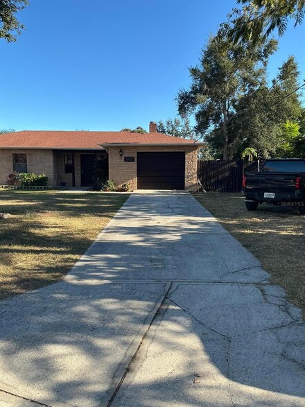 202 S Bingham St, Eagle Lake, FL 33839