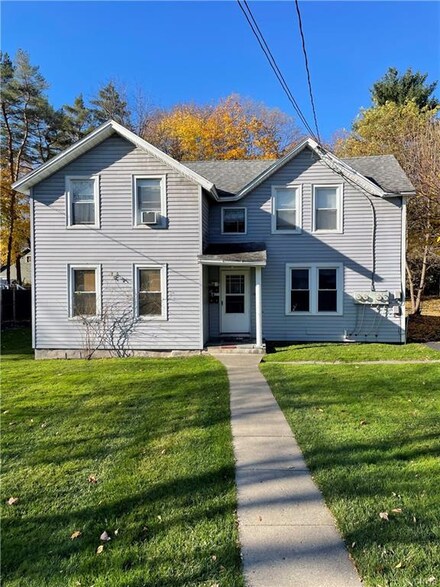1410 Valley Dr, Syracuse, NY 13207