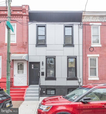 611 Tasker St, Philadelphia, PA 19148