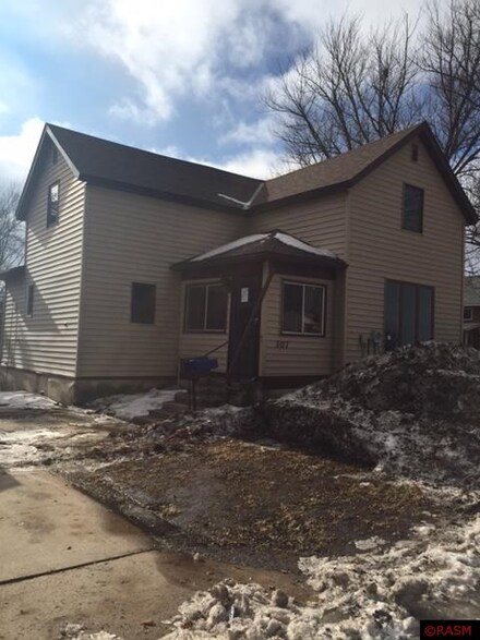 307 W South St, Janesville, MN 56048