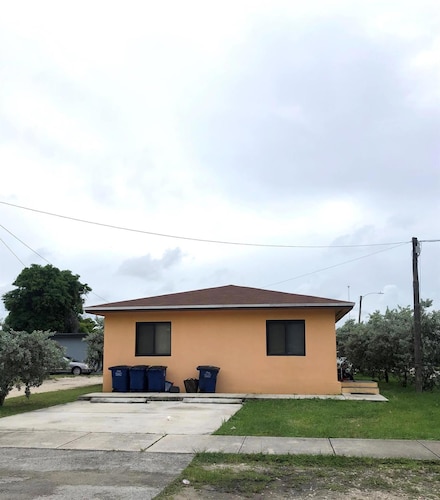 519 NW 3rd Ave, Hallandale Beach, FL 33009