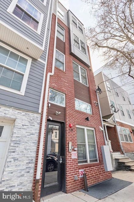 19 S 44th St, Philadelphia, PA 19104